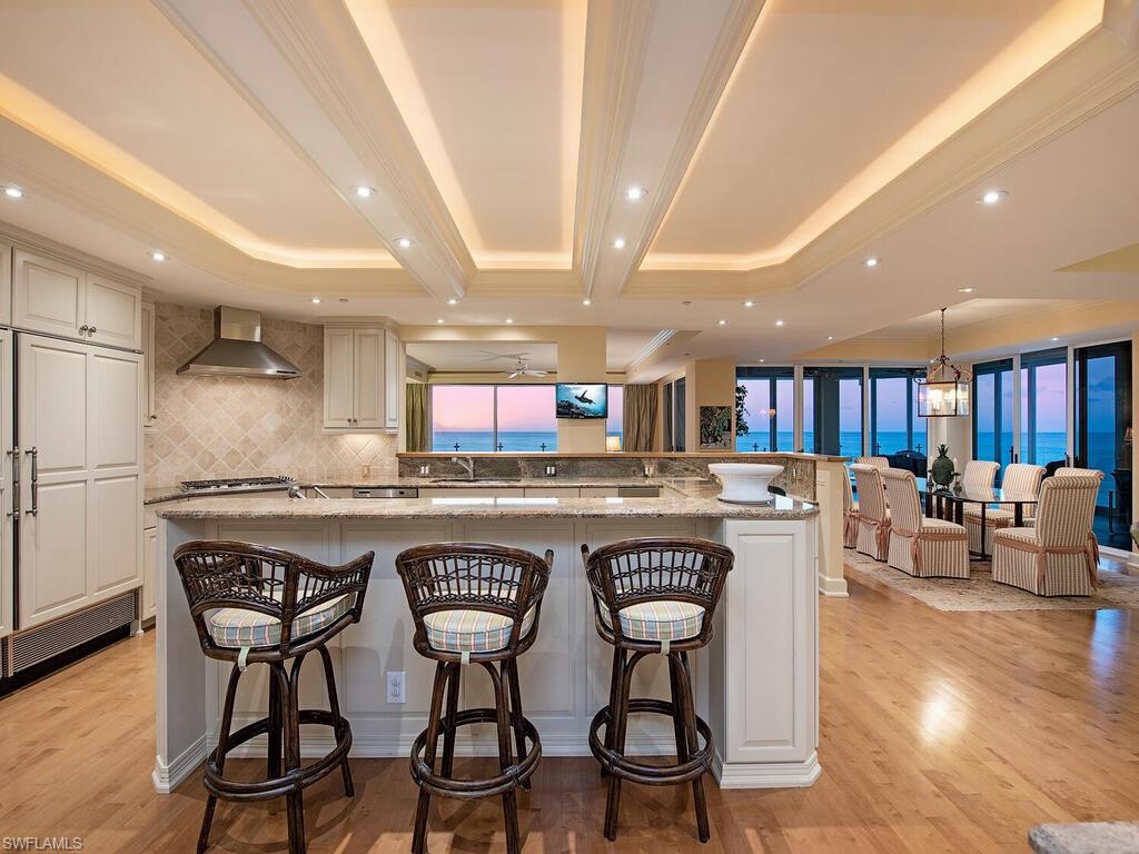 SEAPOINT AT NAPLES CAY - Residential