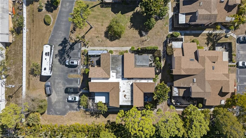 PINE GROVE TOWNHOUSES - Residential