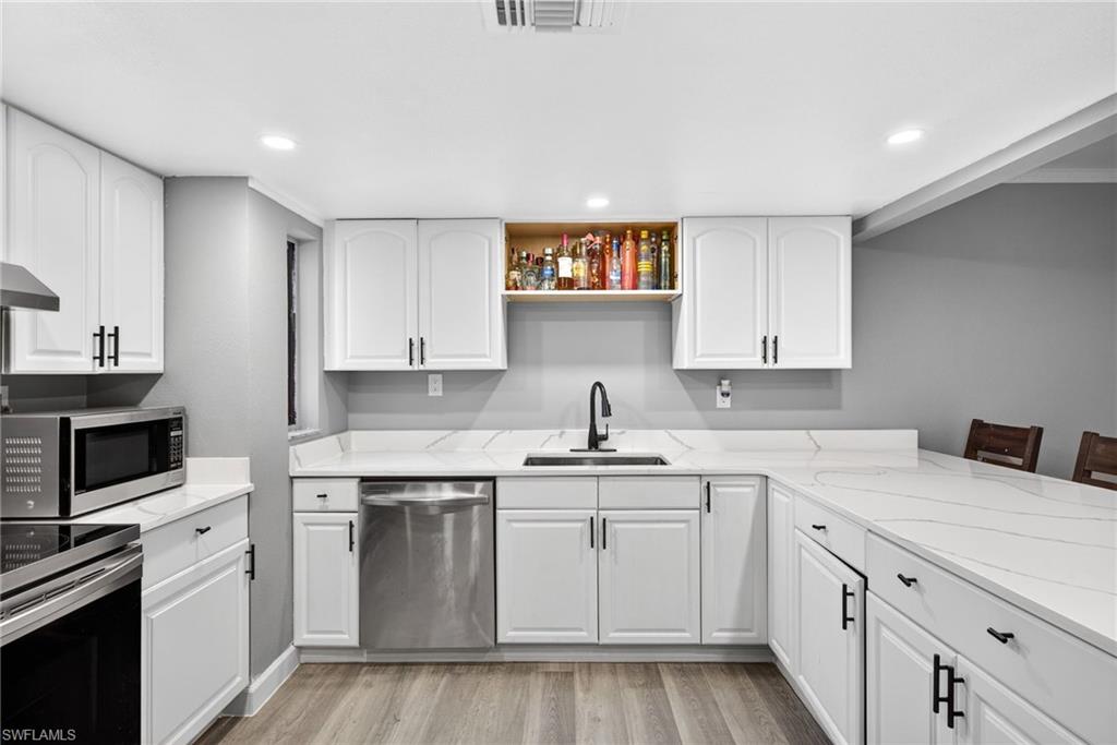 PINE GROVE TOWNHOUSES - Residential