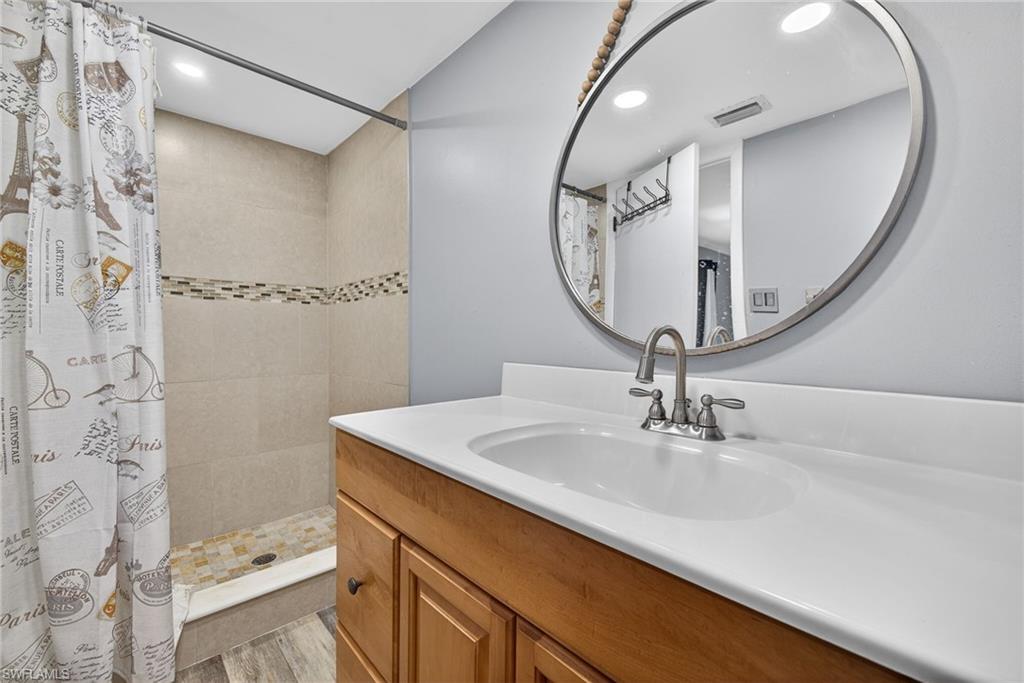 PINE GROVE TOWNHOUSES - Residential