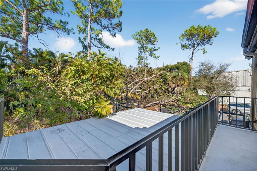 PINE GROVE TOWNHOUSES - Residential