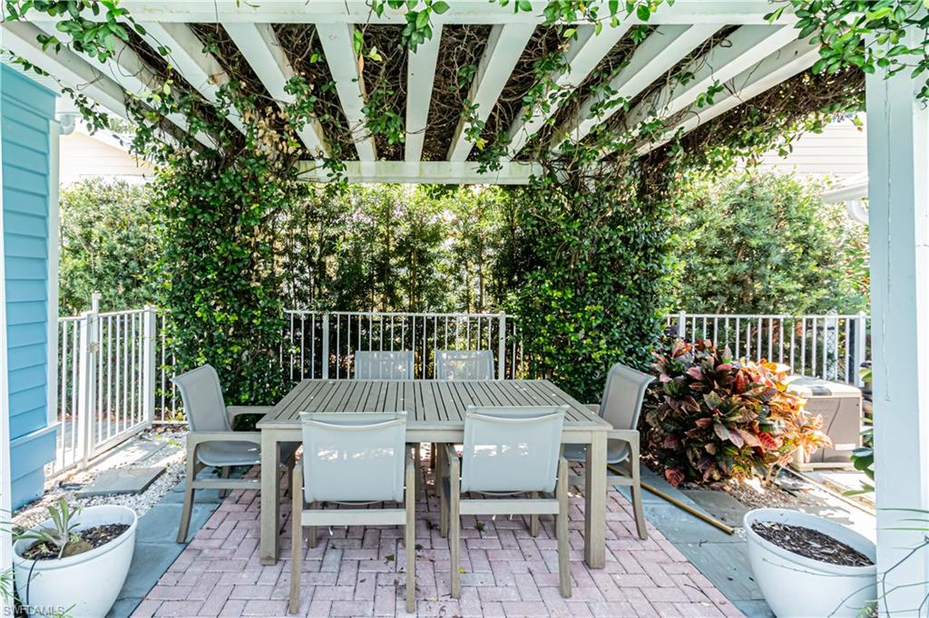 OLDE NAPLES - Residential Lease