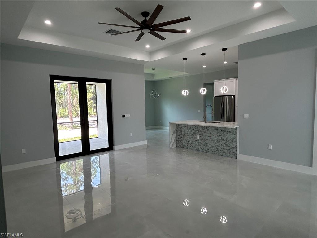 GOLDEN GATE ESTATES - Residential