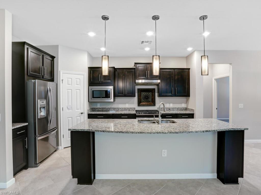 WINDING CYPRESS - Residential