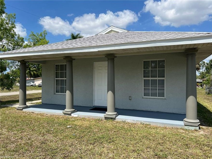 Lovely home with 3 BR and 2 BA, a new kitchen with all new appliances, new floors, a new roof, new paint, and laundry inside.
 This is a home you don't want to miss.

Supra on the front door.