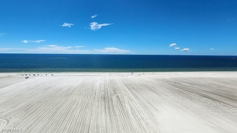 ISLAND WINDS CONDO - Residential