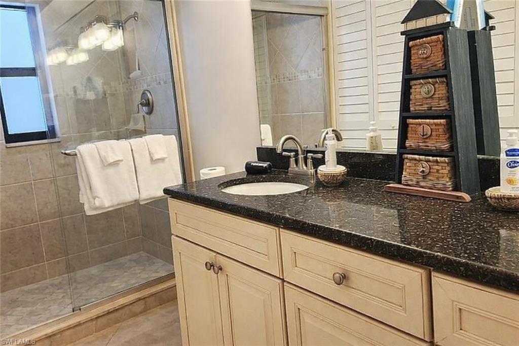 ISLAND WINDS CONDO - Residential