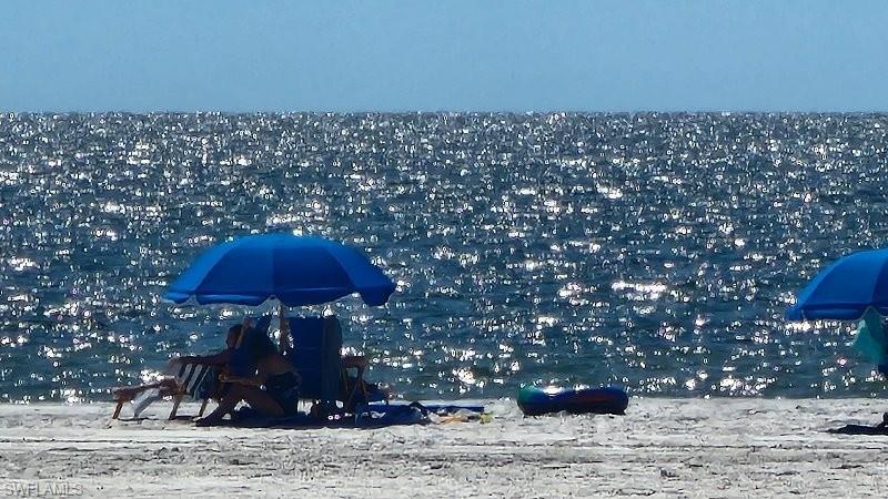 ISLAND WINDS CONDO - Residential