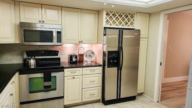 ISLAND WINDS CONDO - Residential