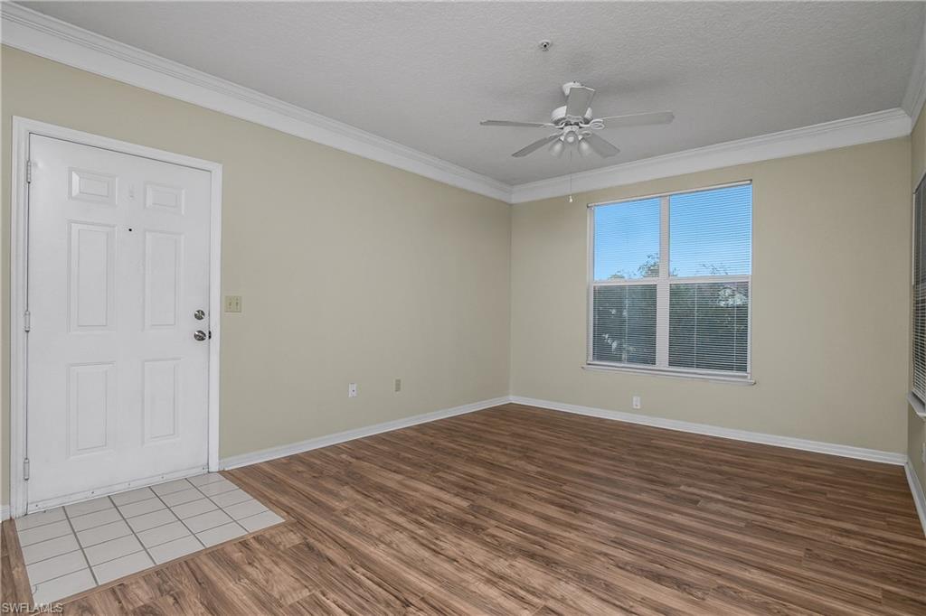 ROYAL GREENS - Residential