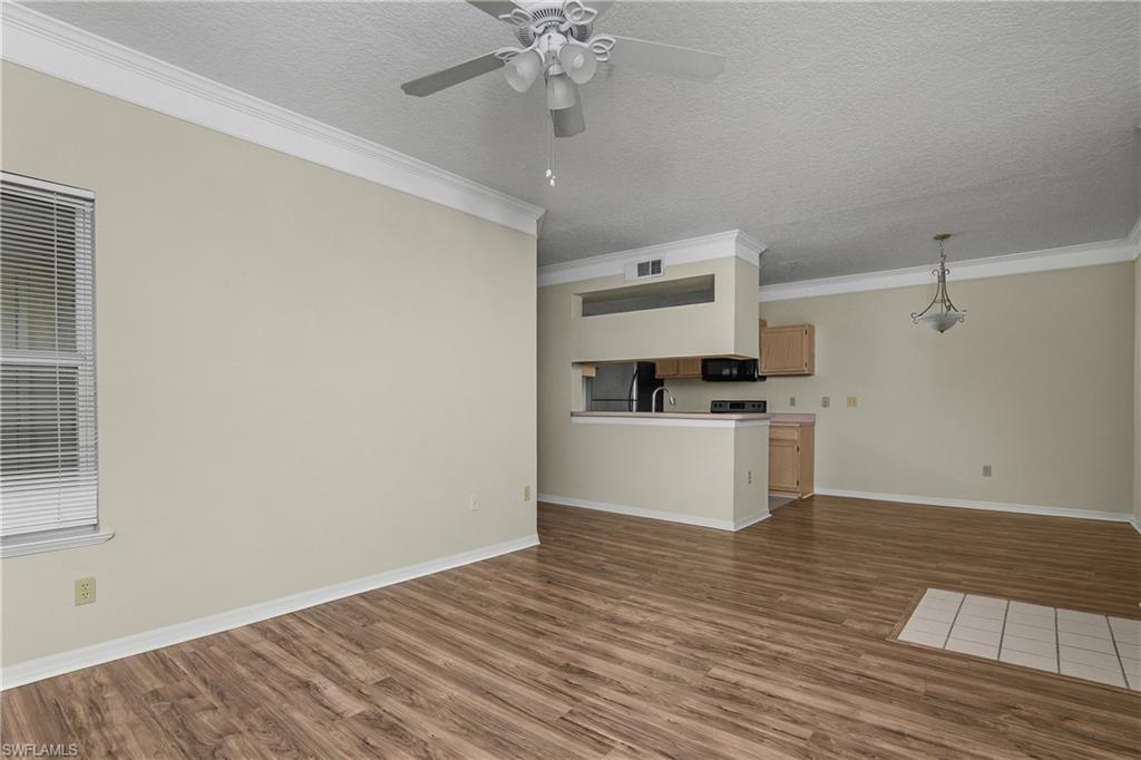 ROYAL GREENS - Residential