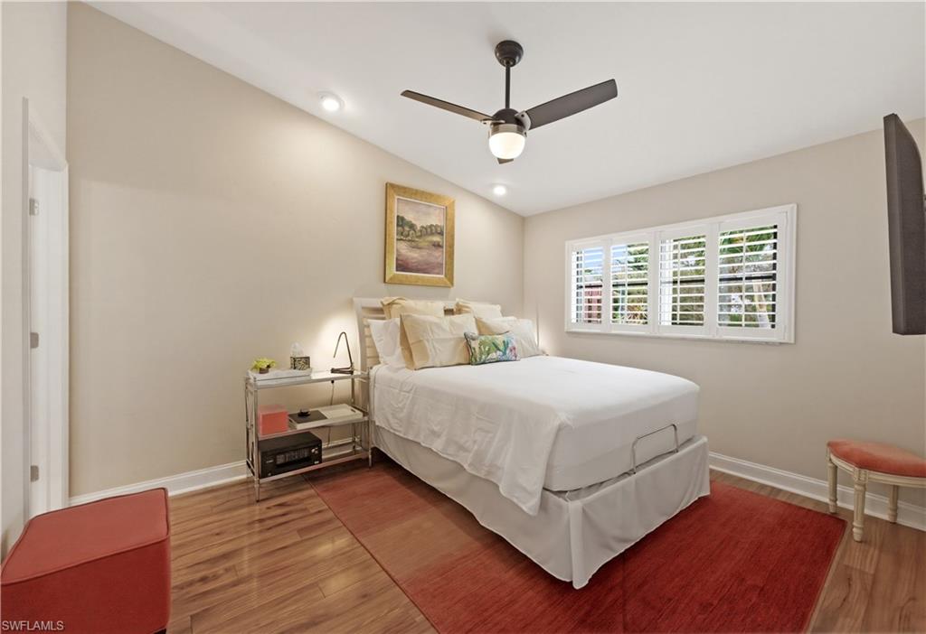 BOCA CIEGA MANOR - Residential