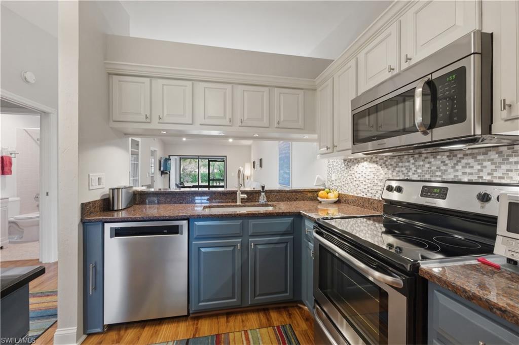 BOCA CIEGA MANOR - Residential