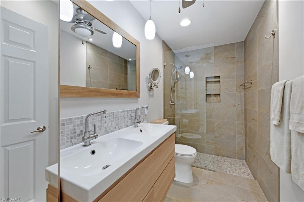 BOCA CIEGA MANOR - Residential