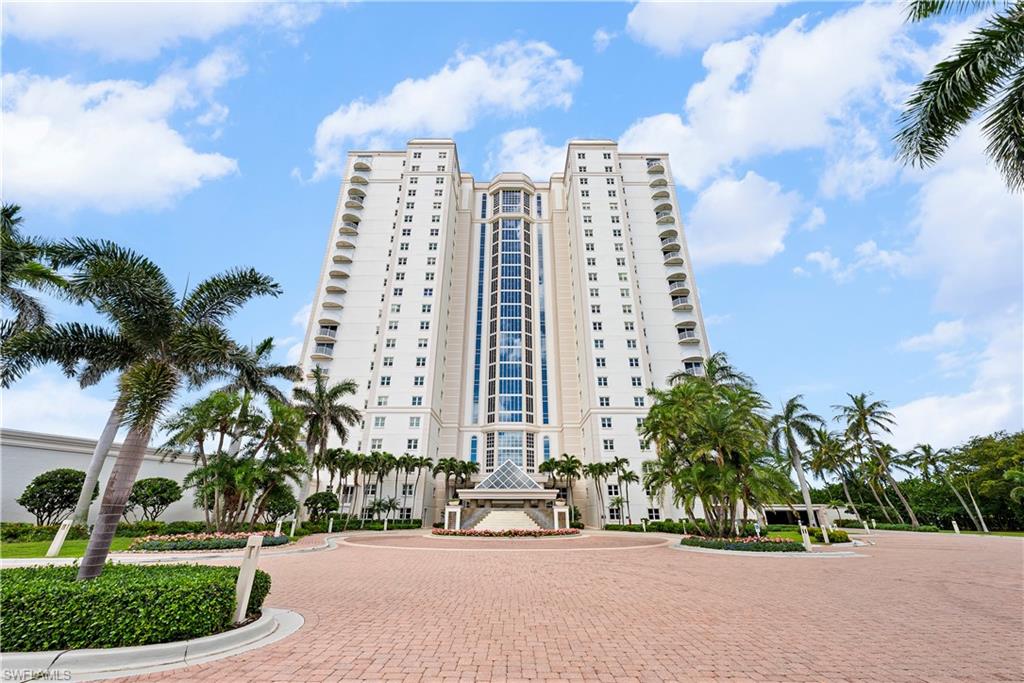 8111 Bay Colony DR 1904