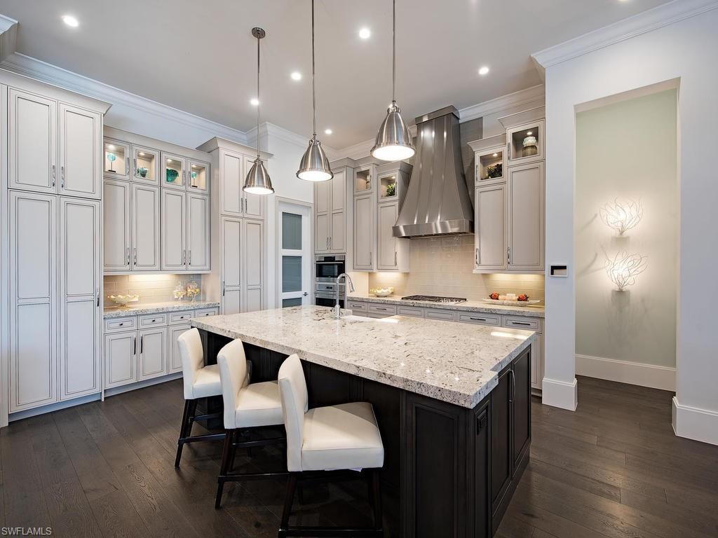 BAY WOODS - Residential