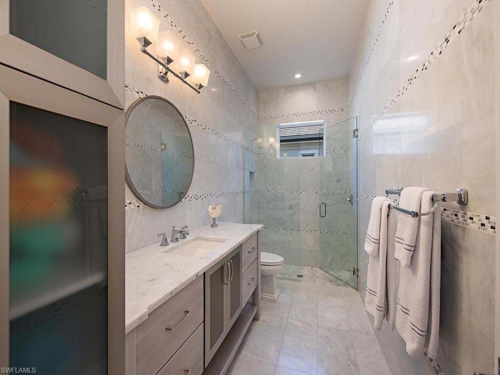 BAY WOODS - Residential