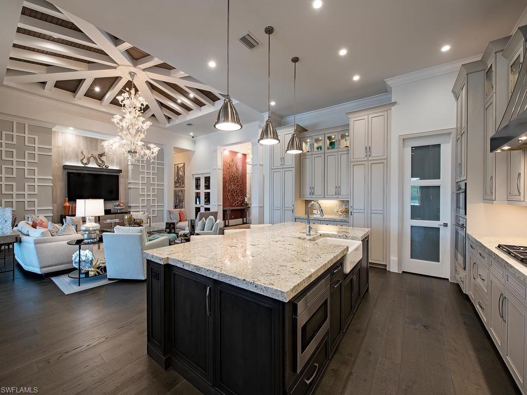 BAY WOODS - Residential