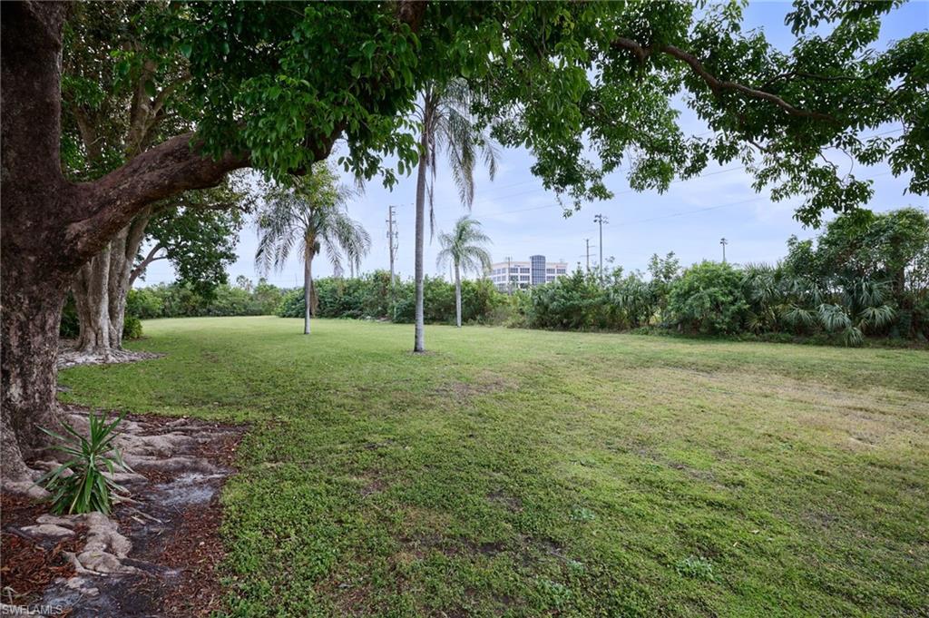 VILLAGE OF CEDARBEND - Residential