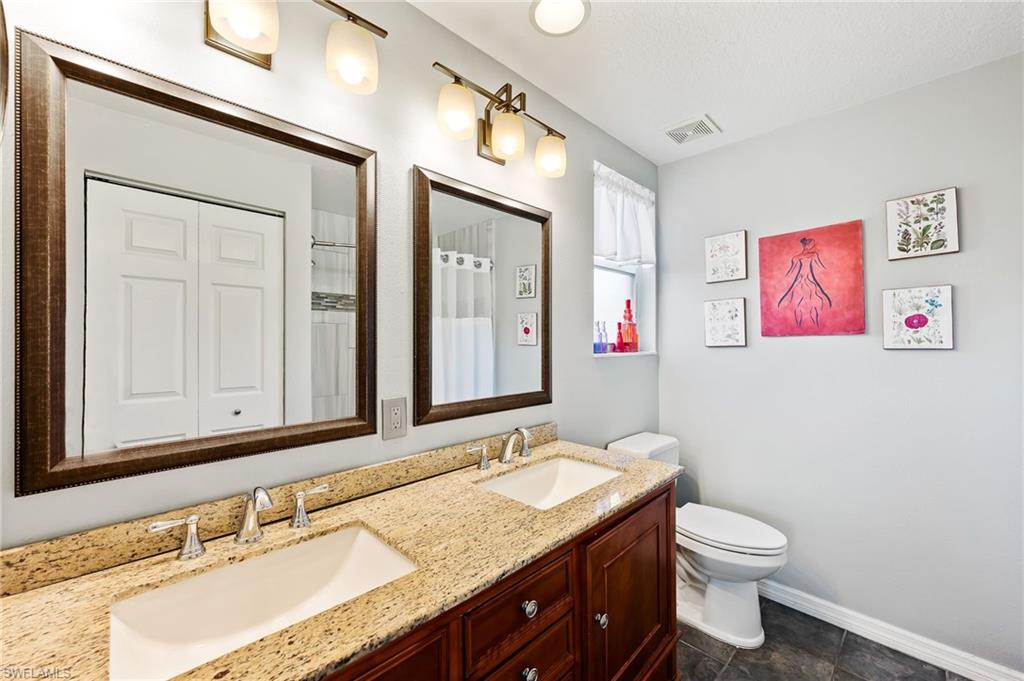 HUNTINGTON LAKES - Residential