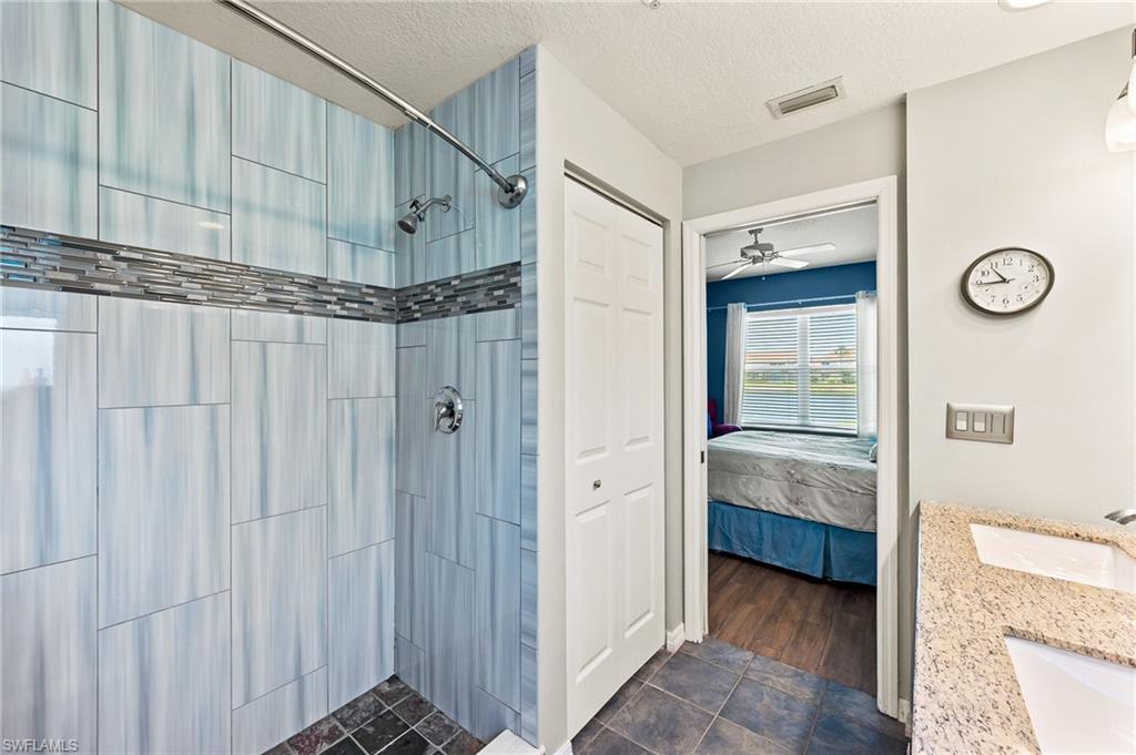 HUNTINGTON LAKES - Residential