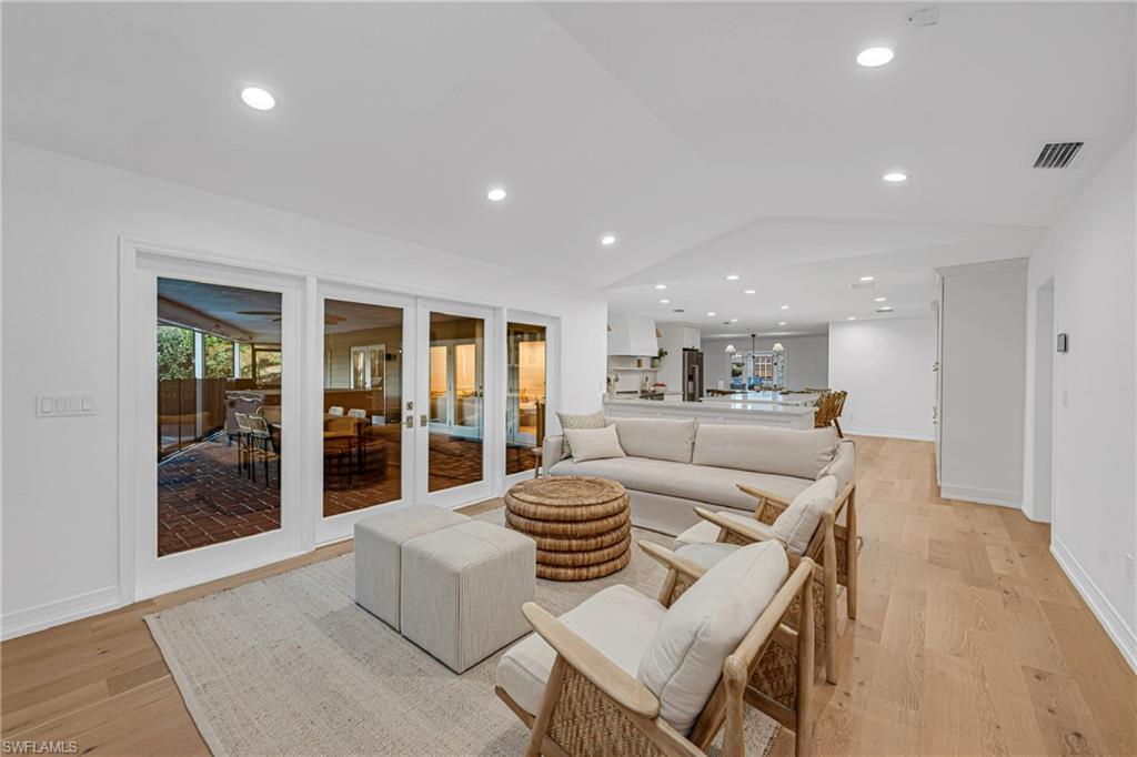 PARK SHORE - Residential