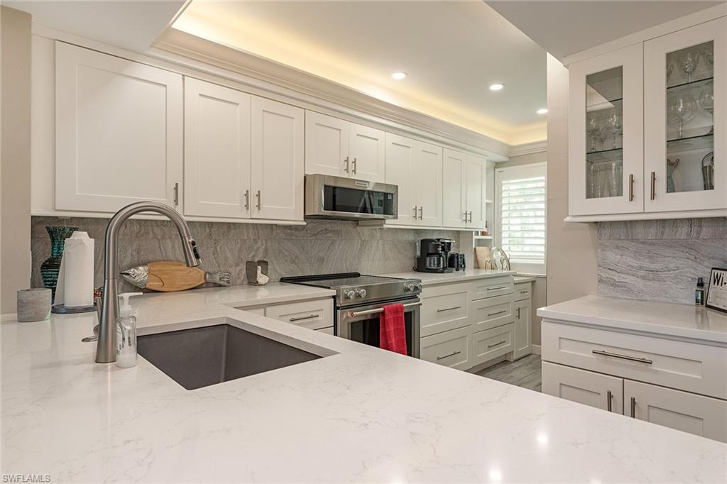 SMOKEHOUSE HARBOUR - Residential Lease