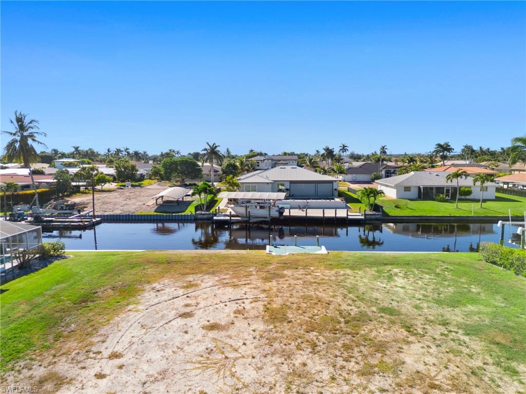 TOWN AND RIVER - Land