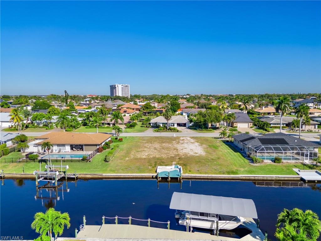 TOWN AND RIVER - Land