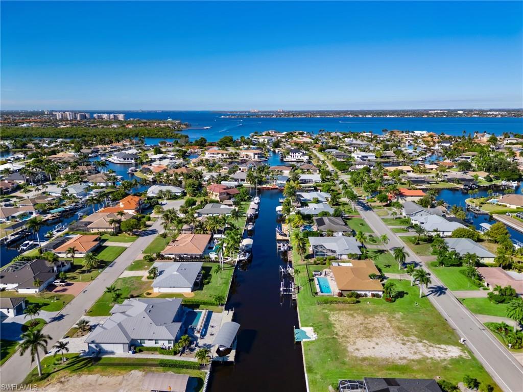 TOWN AND RIVER - Land