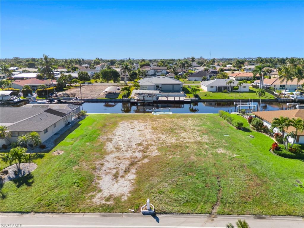 TOWN AND RIVER - Land