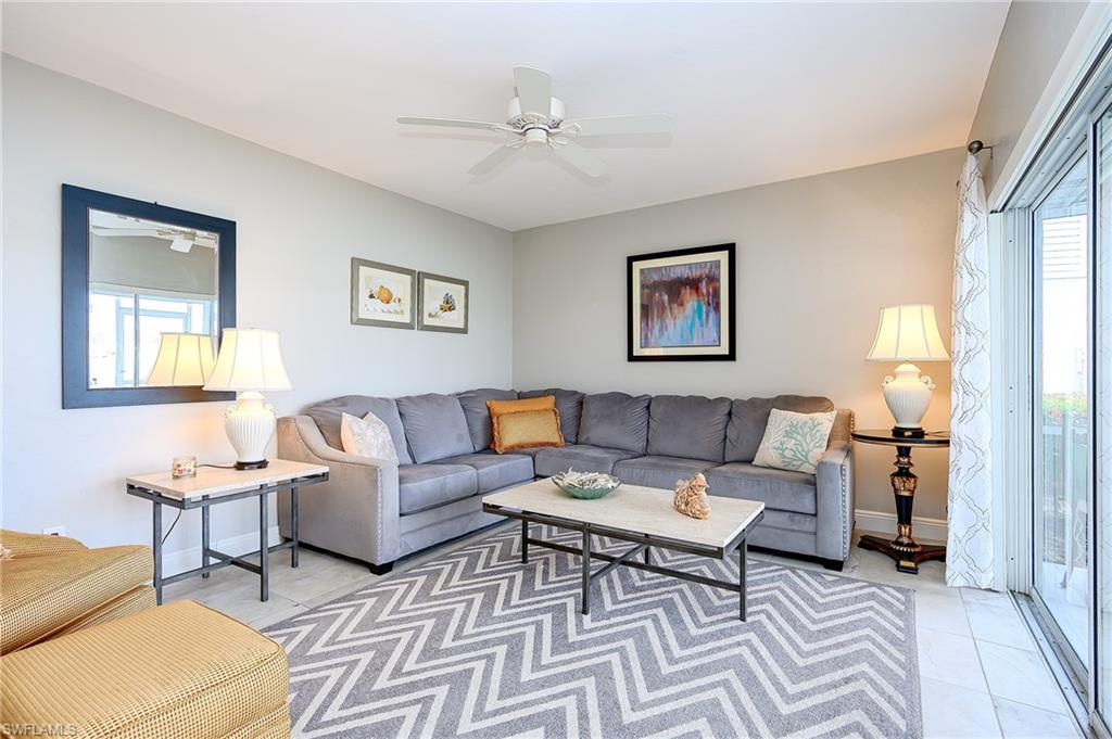 CARRIAGE HOMES AT LAKESIDE - Residential