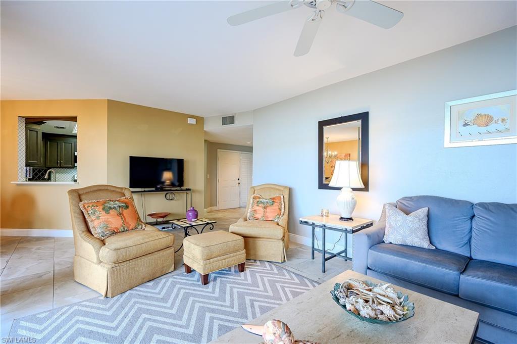 CARRIAGE HOMES AT LAKESIDE - Residential