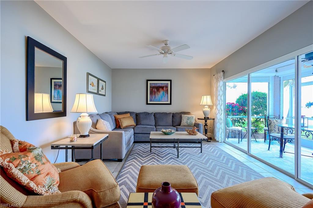 CARRIAGE HOMES AT LAKESIDE - Residential