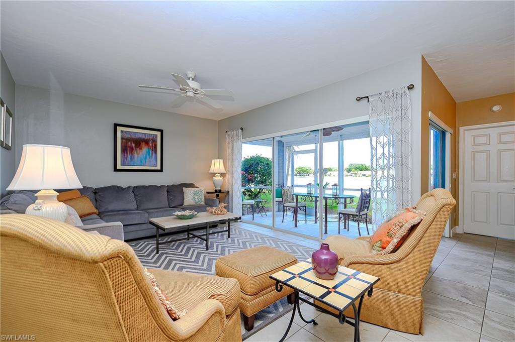 CARRIAGE HOMES AT LAKESIDE - Residential