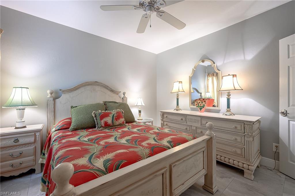 CARRIAGE HOMES AT LAKESIDE - Residential