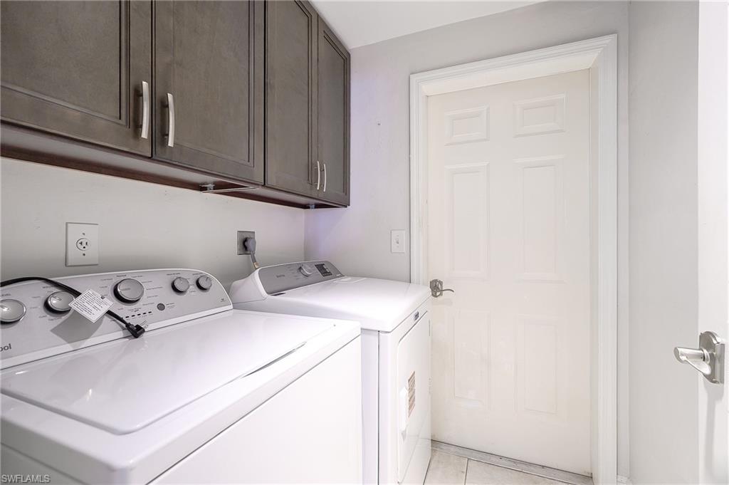 CARRIAGE HOMES AT LAKESIDE - Residential