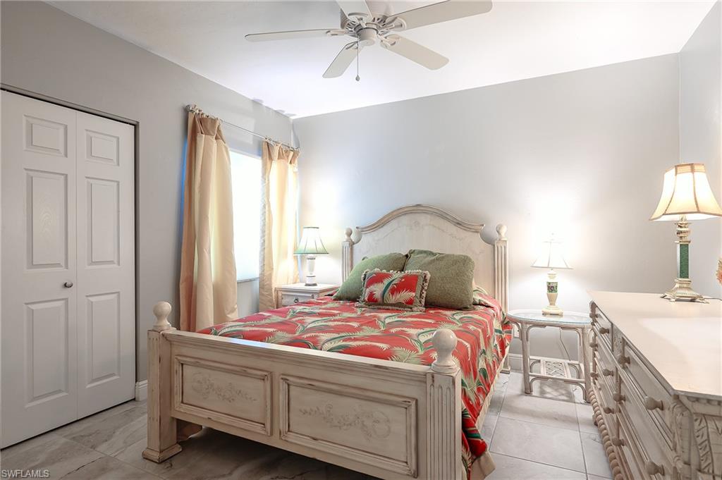 CARRIAGE HOMES AT LAKESIDE - Residential