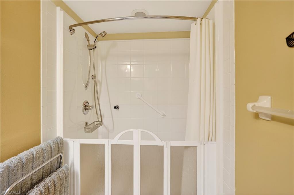 MANATEE COVE CONDO - Residential