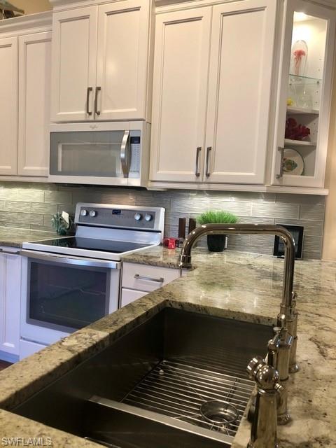 HIDDEN LAKES - Residential