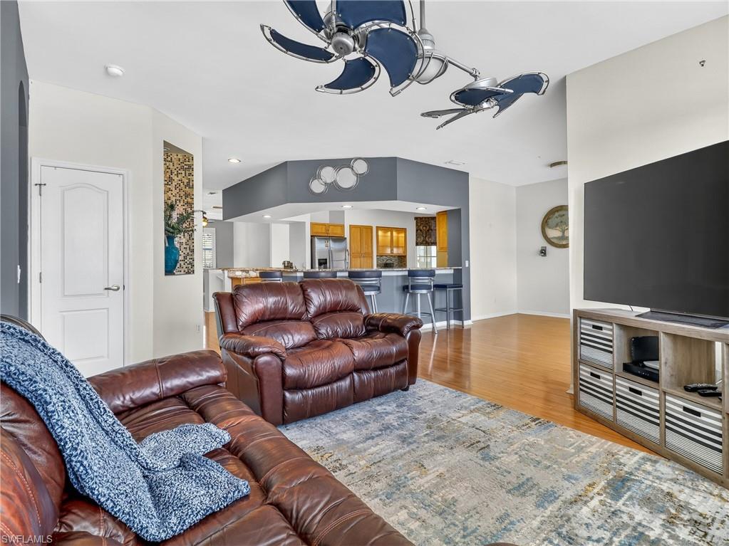 LAS BRISAS AT SPANISH WELLS - Residential