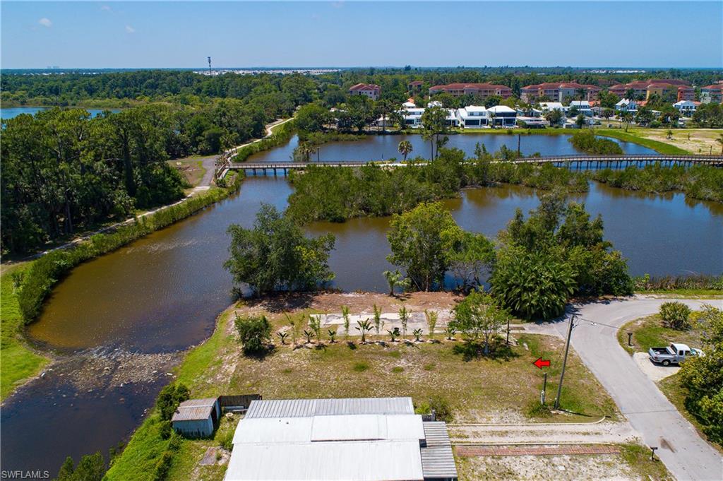 LAKE KELLY - Land