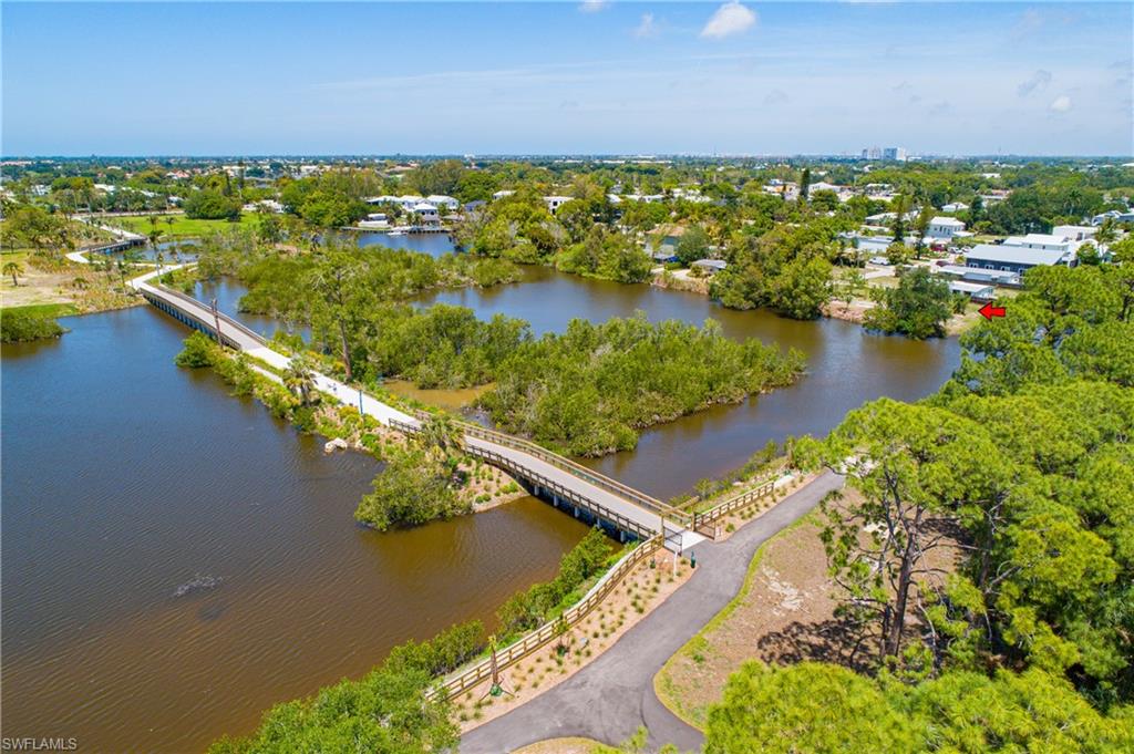 LAKE KELLY - Land