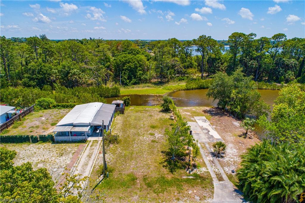 LAKE KELLY - Land