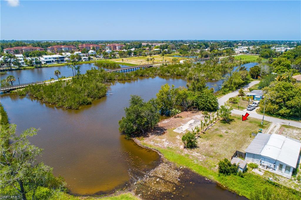 LAKE KELLY - Land