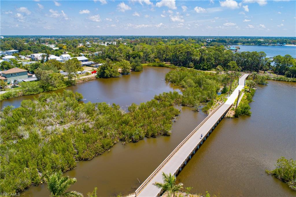LAKE KELLY - Land
