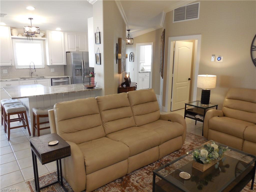 ISLAND WALK - Residential Lease