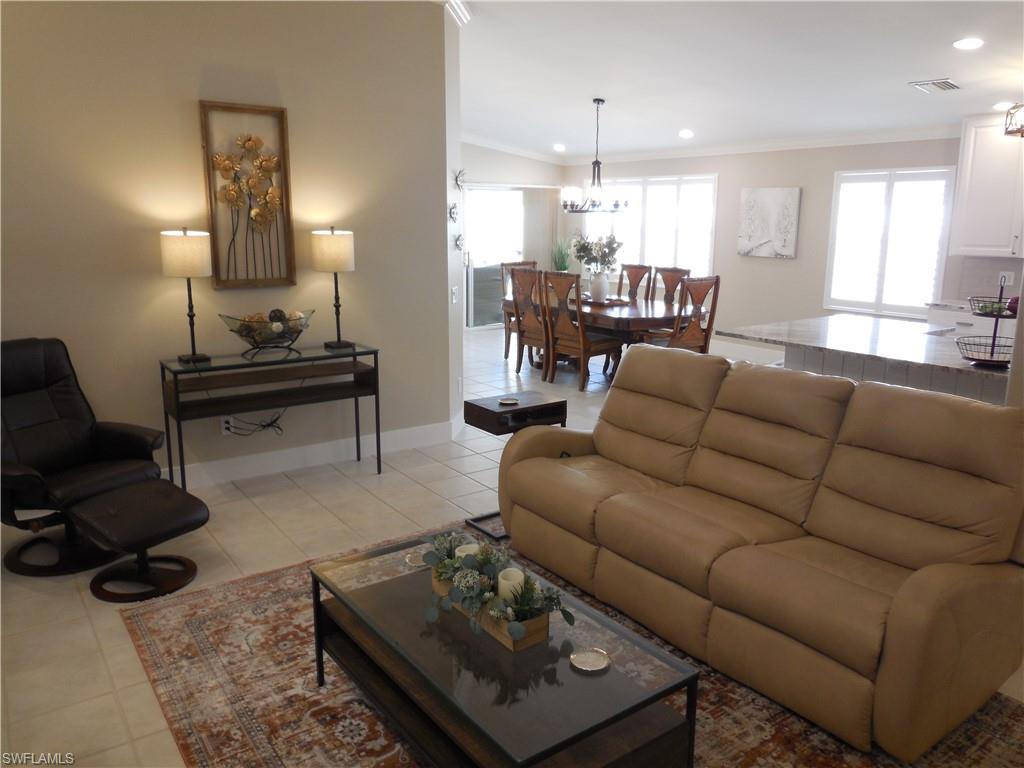 ISLAND WALK - Residential Lease