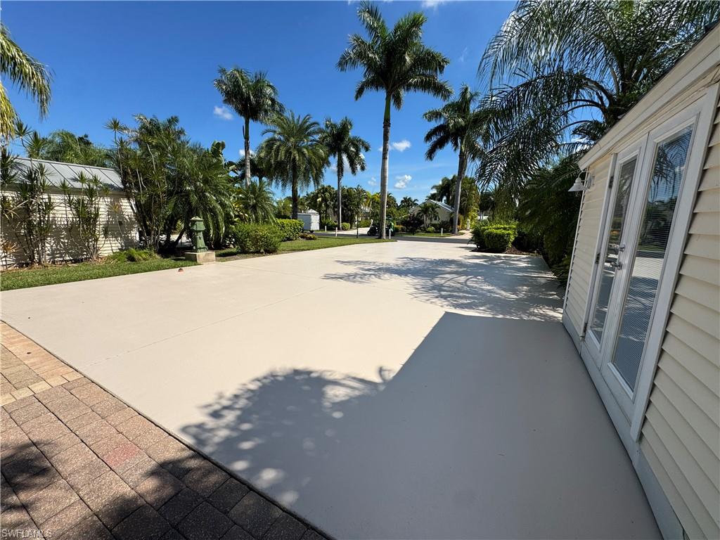 RIVERBEND MOTORCOACH RESORT - Land