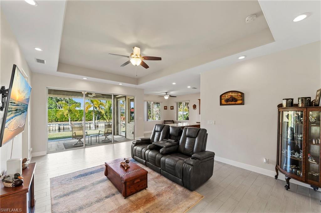 FORT MYERS SHORES - Residential
